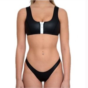 Hoaka Claudia Black Top